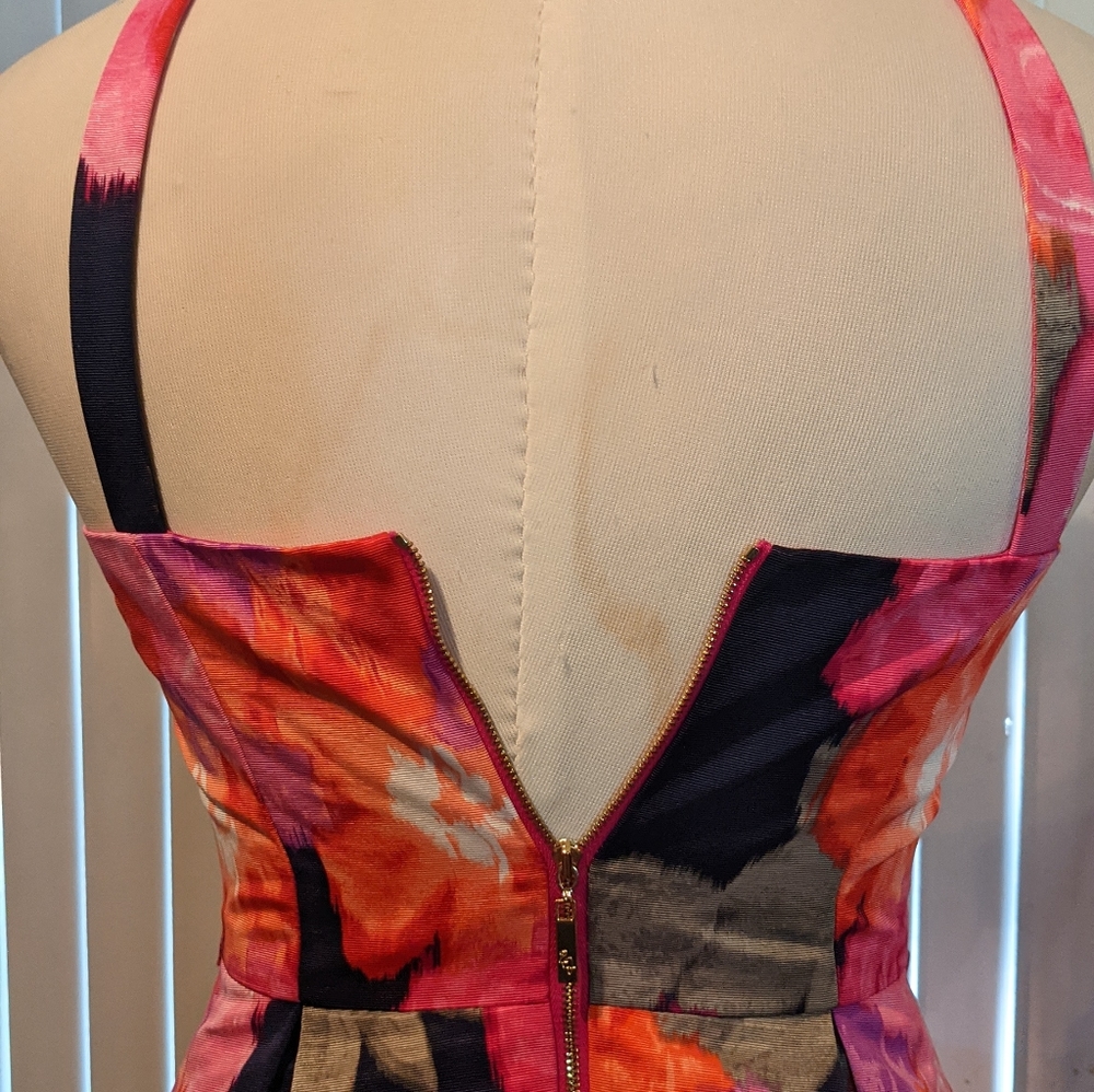 Dress - Picture 6 of 10
